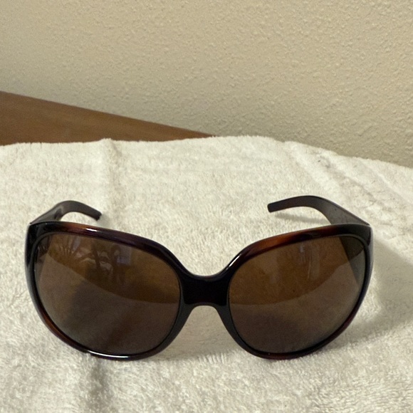 Fendi Black and Gold Sunglasses - Picture 2 of 5
